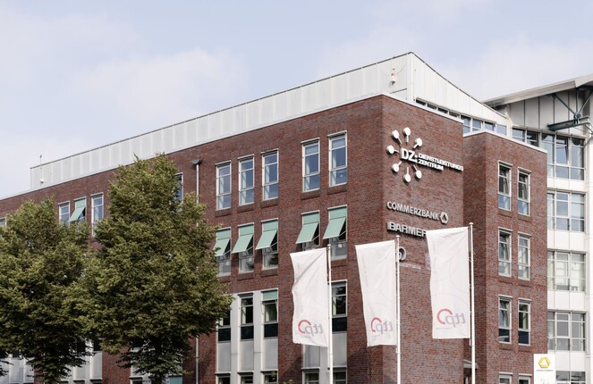 Rechteckiges Bild von dem ttp Gebäude in Flensburg