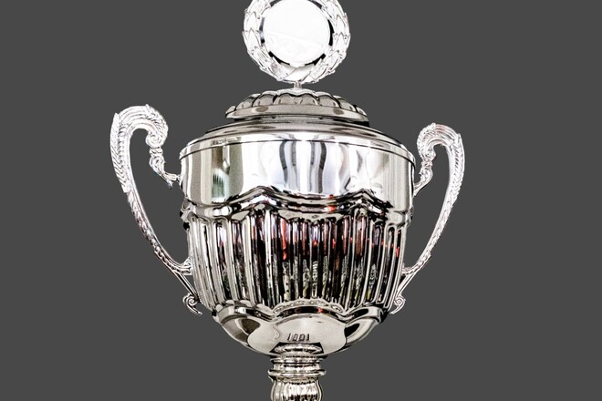 Silberner Pokal