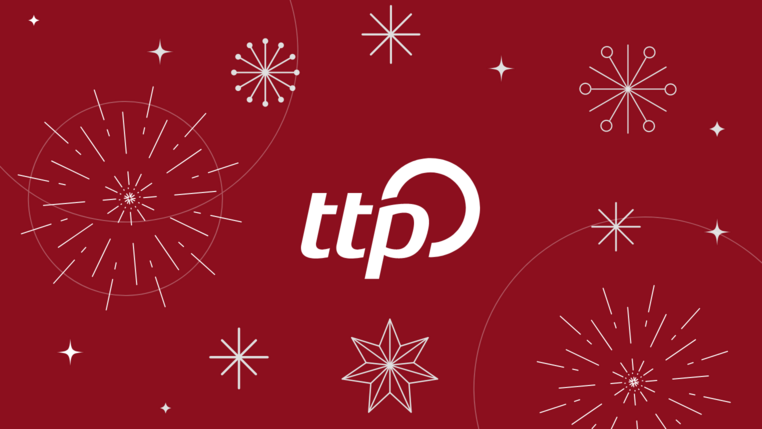 ttp-Logo vor rotem Hintergrund mit Feuerwerk-Icons